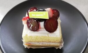 シャトレーゼ　スクエアショート　ピオーネ